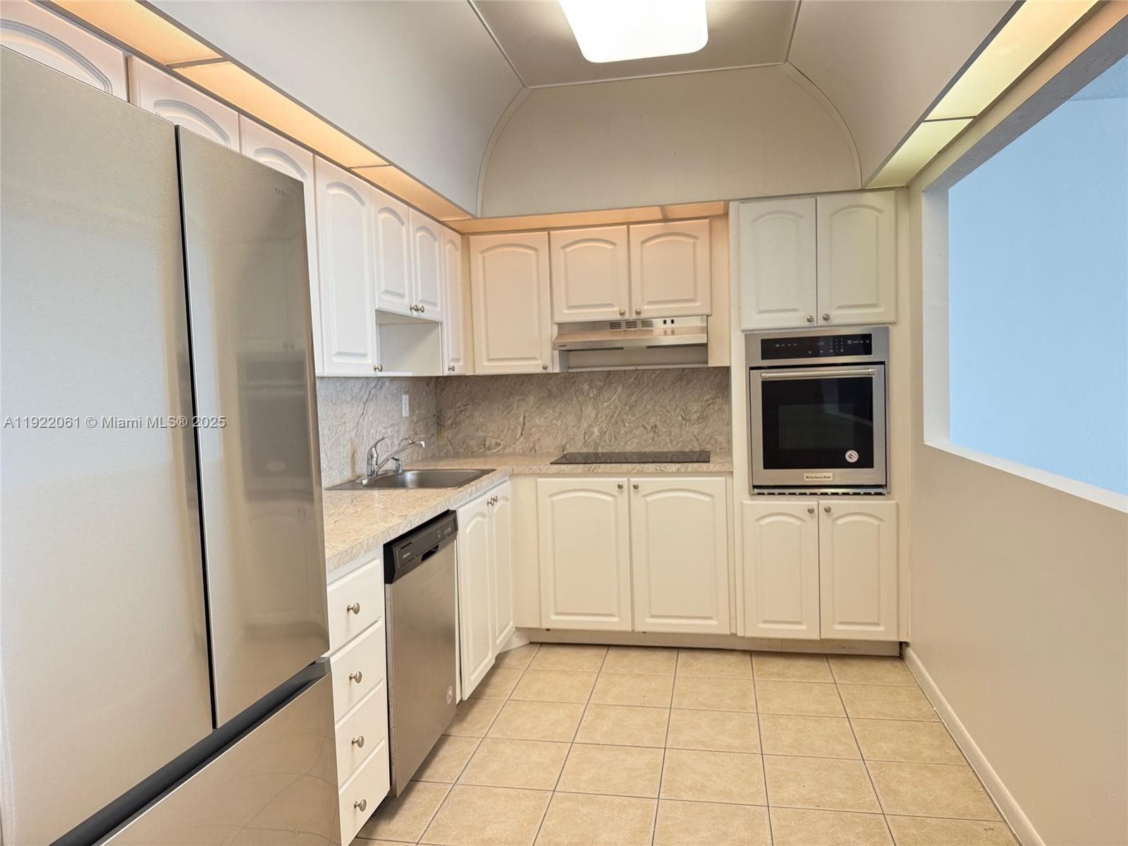 OCEANVIEW BUILDING B COND · #602 in Sunny Isles Beach - Photo 5