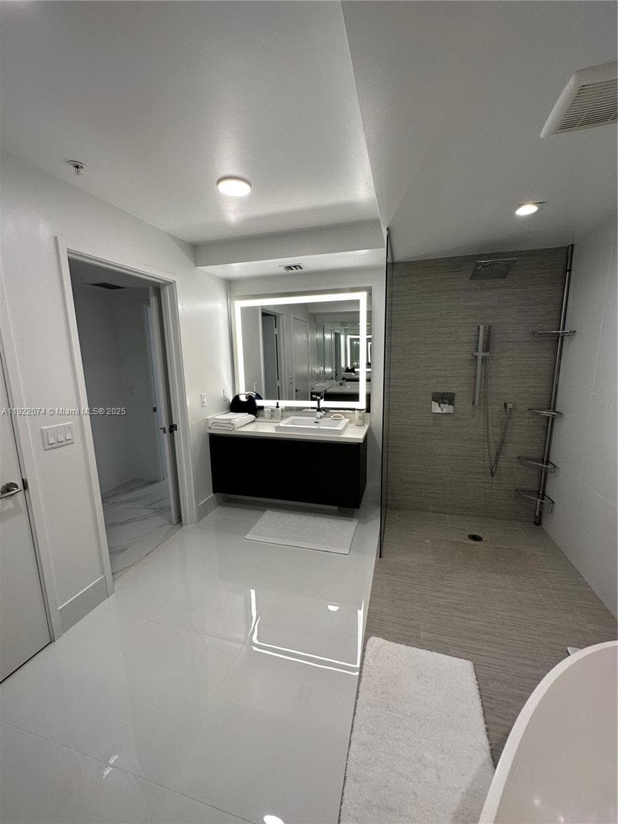 Parque Towers · #5-2002 in Sunny Isles Beach - Photo 52