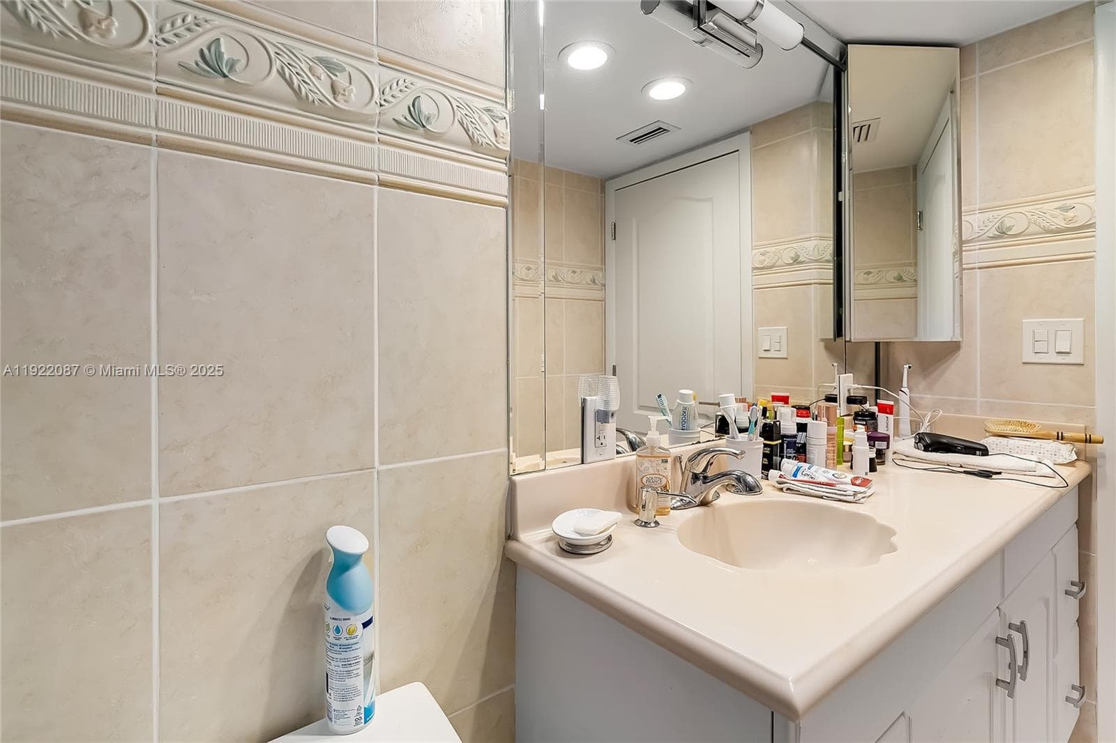 WINSTON TOWERS 100 CONDO · #1704 in Sunny Isles Beach - Photo 38