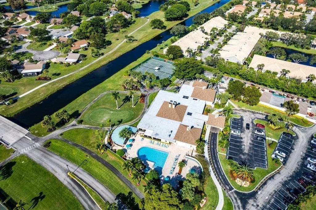 pool/tennis/pickleball