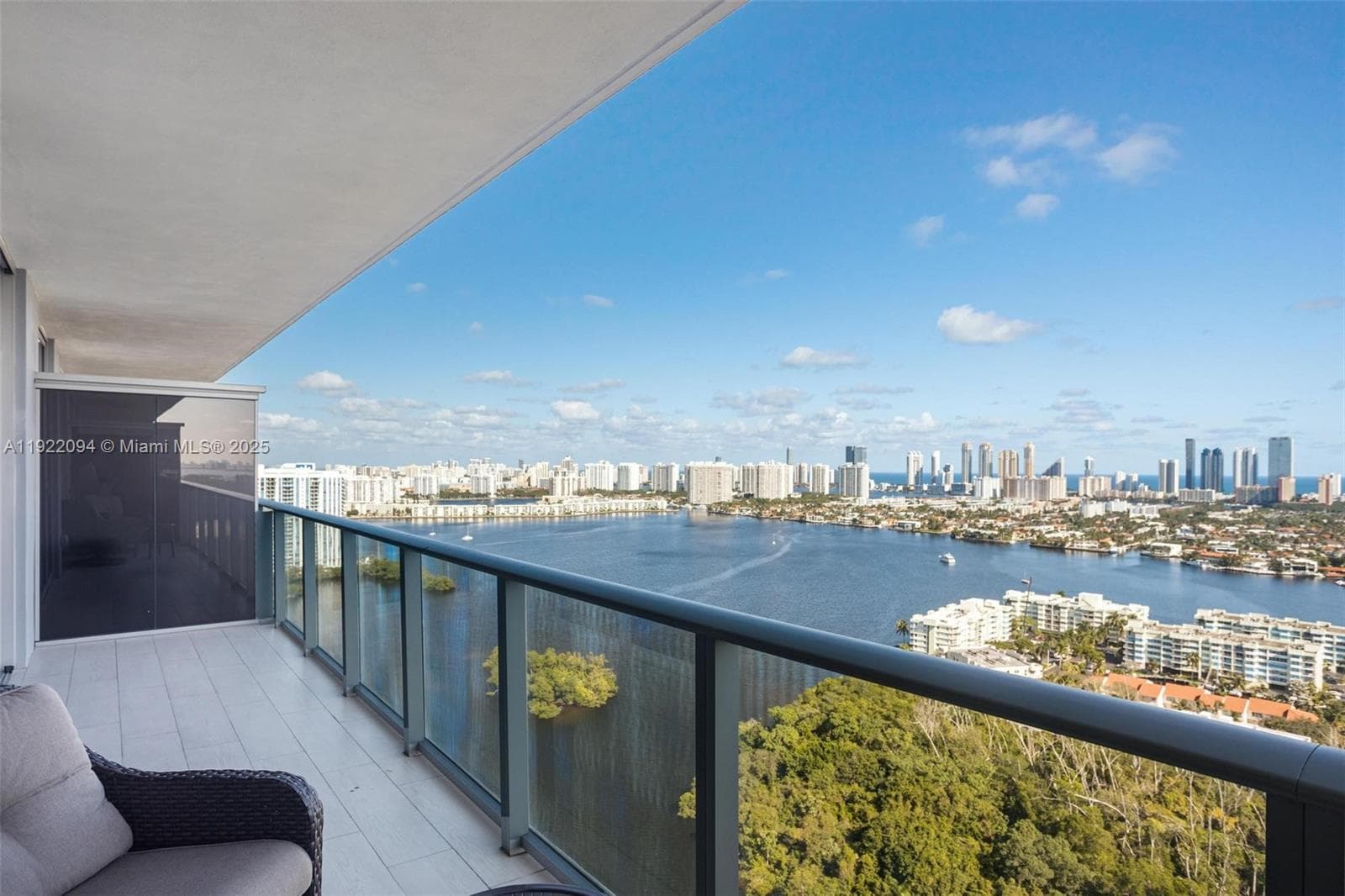 THE HARBOUR SOUTH CONDO · #3016 in North Miami Beach - Photo 2