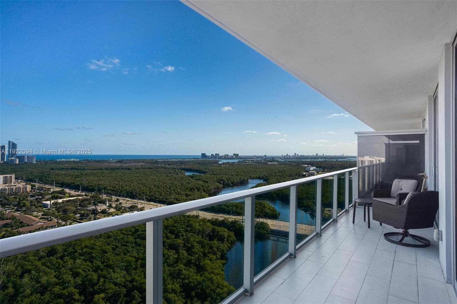 THE HARBOUR SOUTH CONDO · #3016 in North Miami Beach - Photo 3