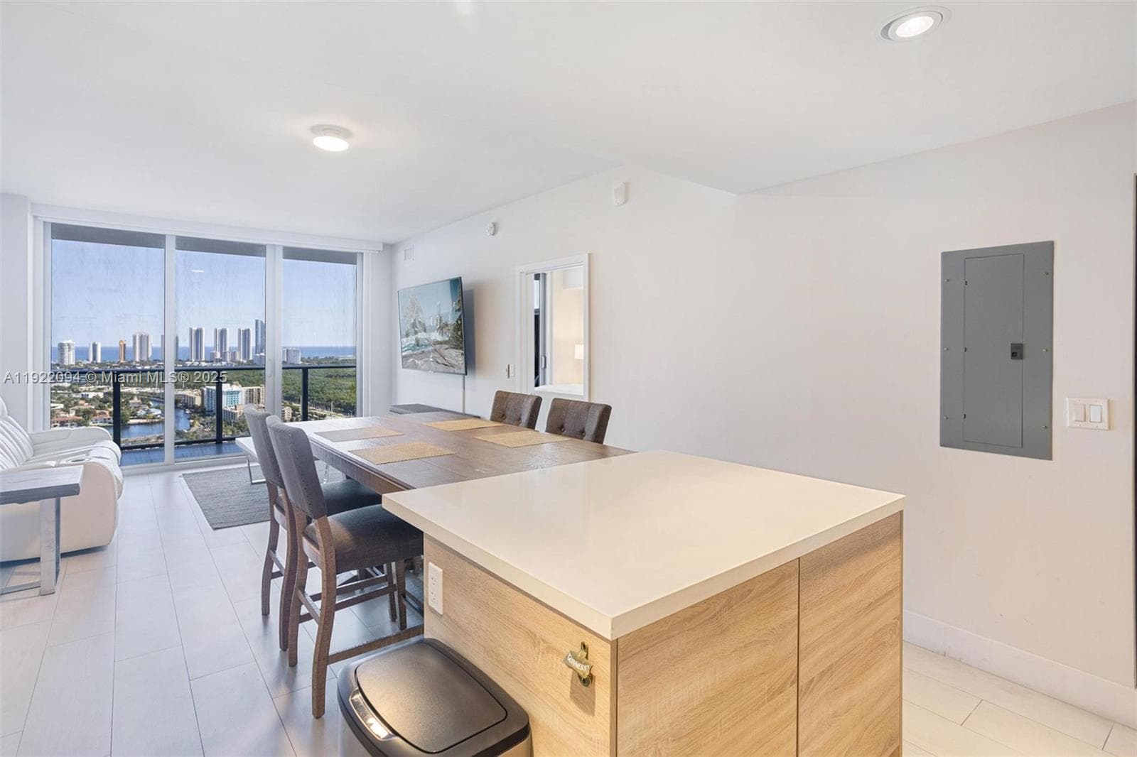 THE HARBOUR SOUTH CONDO · #3016 in North Miami Beach - Photo 1