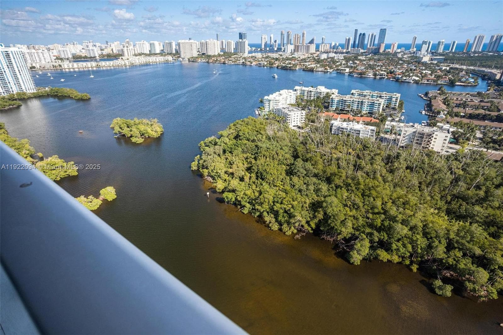 THE HARBOUR SOUTH CONDO · #3016 in North Miami Beach - Photo 9