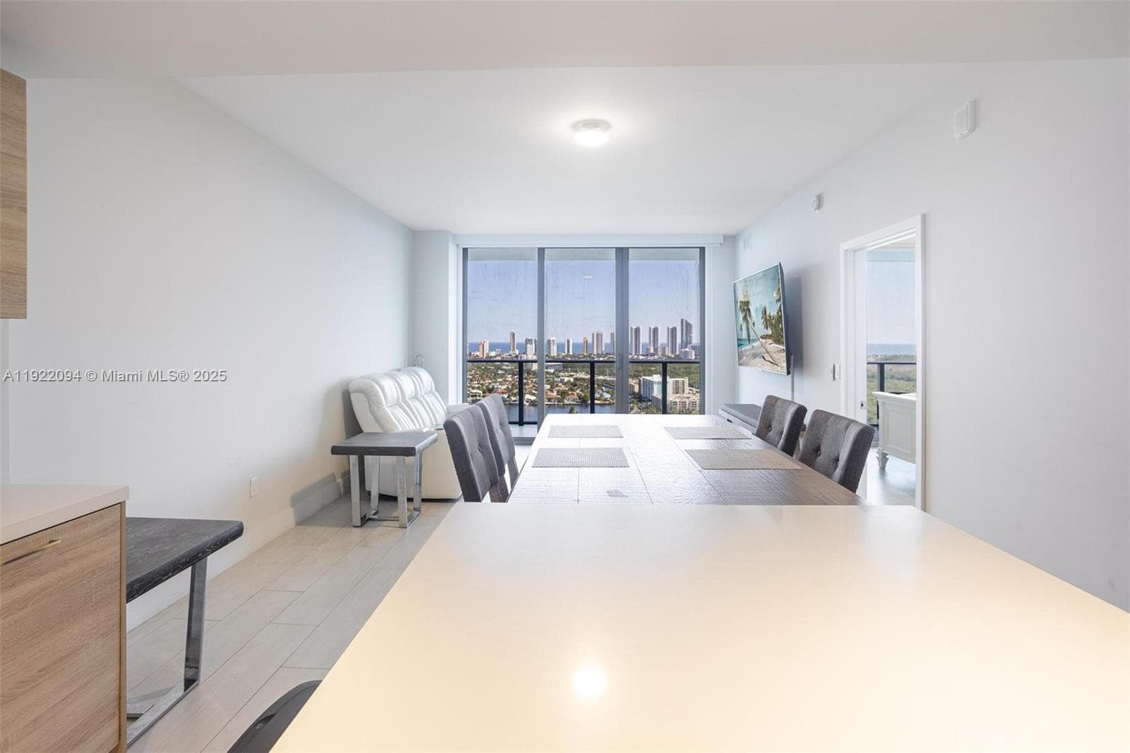 THE HARBOUR SOUTH CONDO · #3016 in North Miami Beach - Photo 10