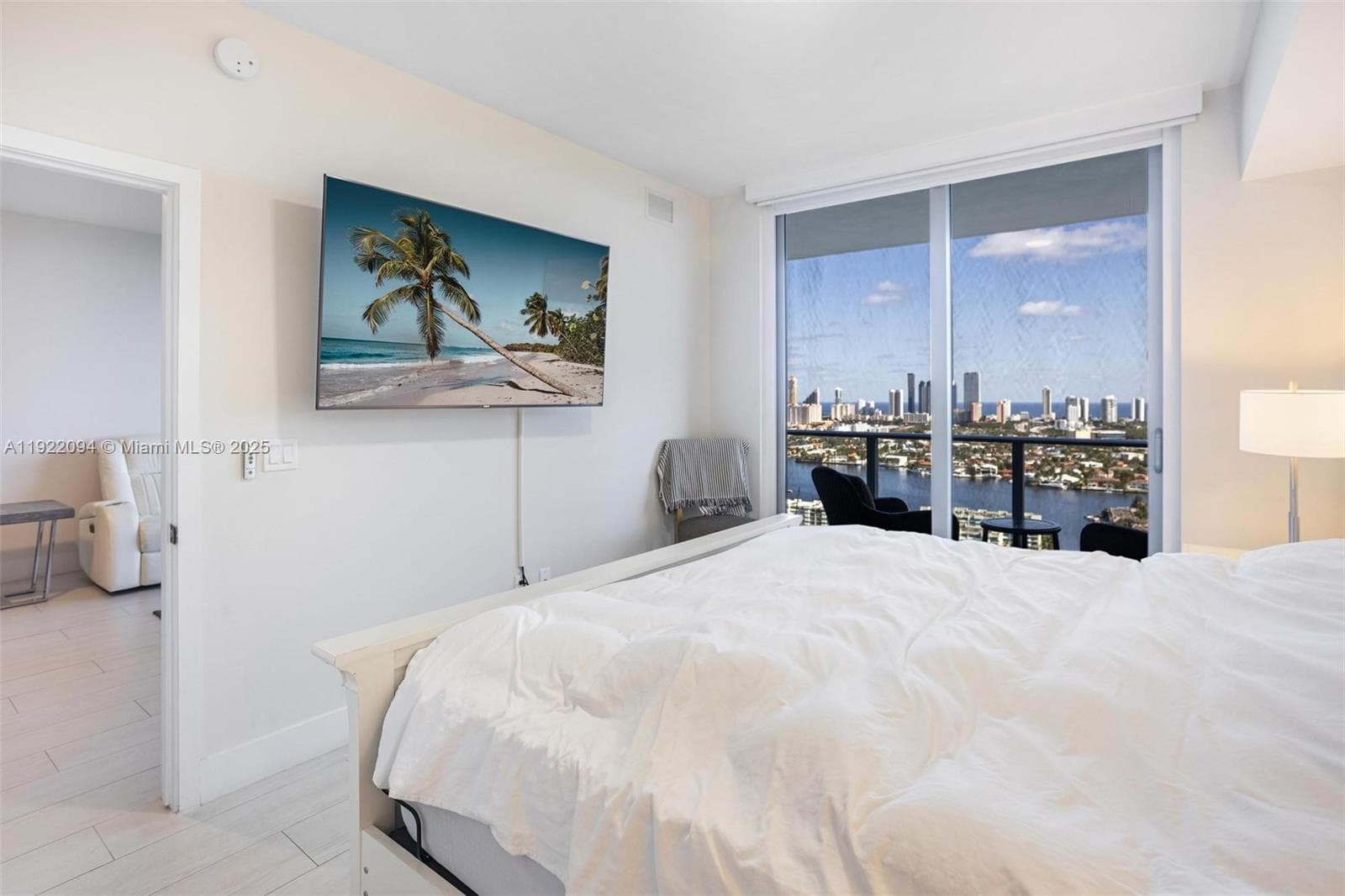 THE HARBOUR SOUTH CONDO · #3016 in North Miami Beach - Photo 18