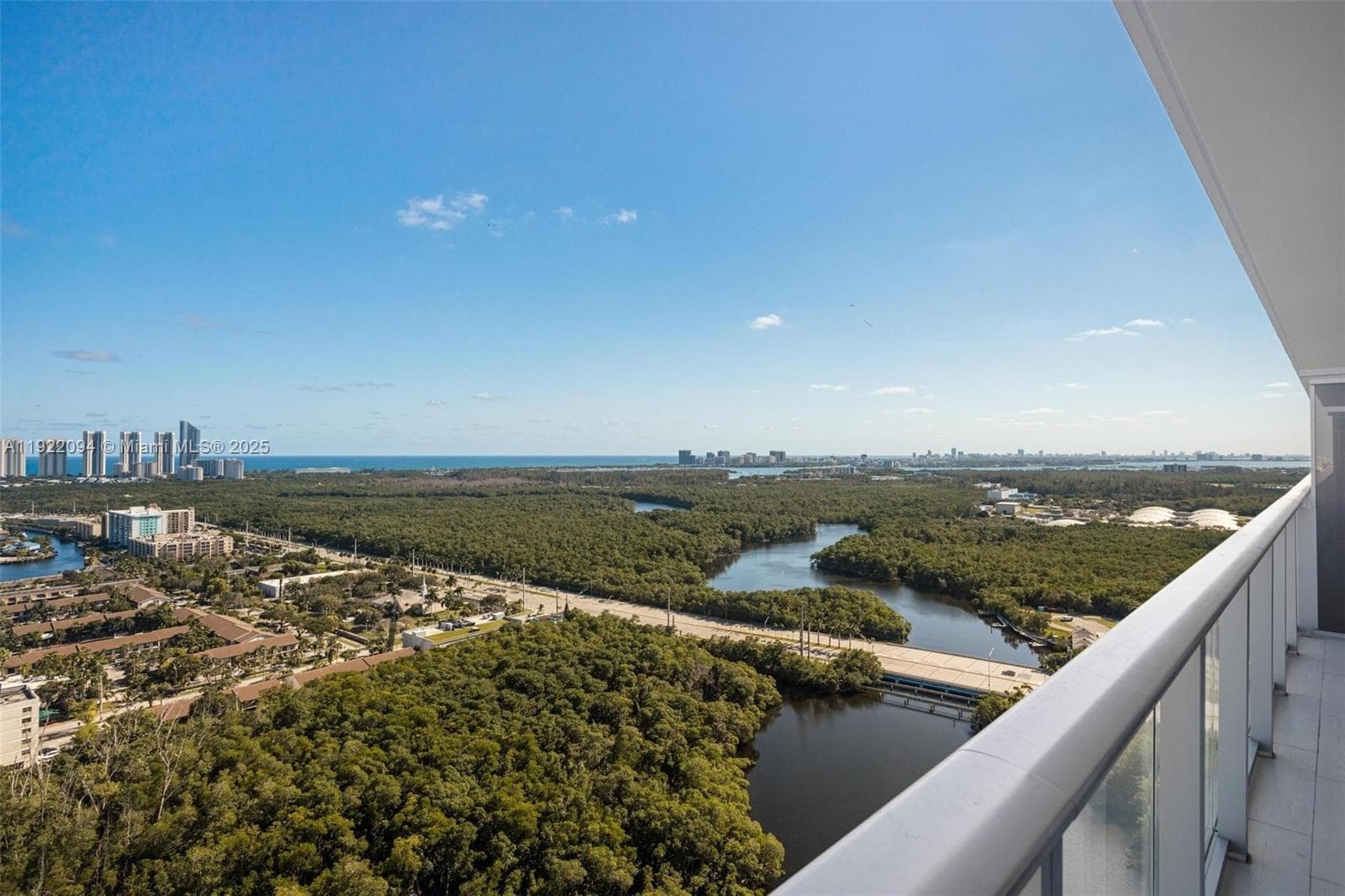 THE HARBOUR SOUTH CONDO · #3016 in North Miami Beach - Photo 4