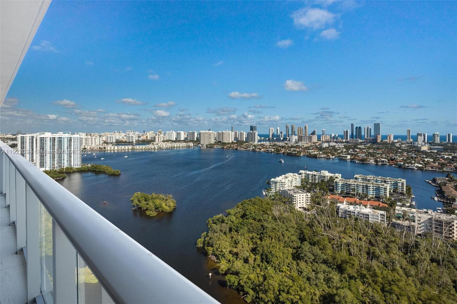 THE HARBOUR SOUTH CONDO · #3016 in North Miami Beach - Photo 8