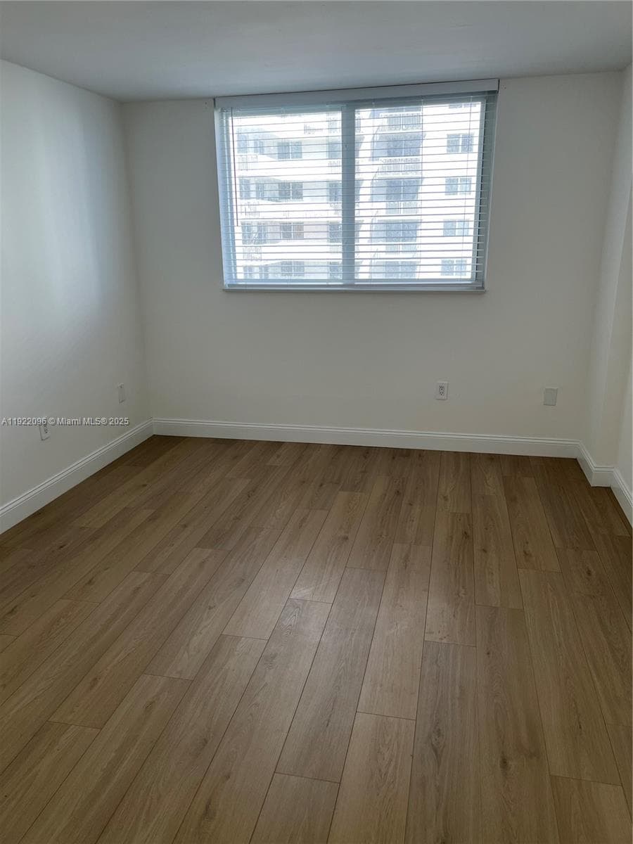 OCEAN POINT CONDO · #523 in Miami Beach - Photo 27