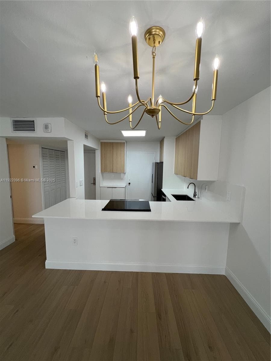 OCEAN POINT CONDO · #523 in Miami Beach - Photo 6