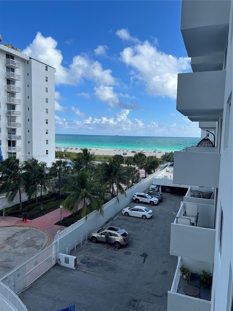 OCEAN POINT CONDO · #523 in Miami Beach - Photo 28