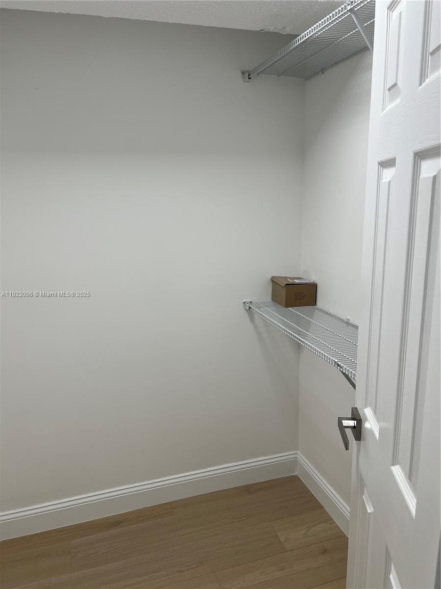 OCEAN POINT CONDO · #523 in Miami Beach - Photo 24