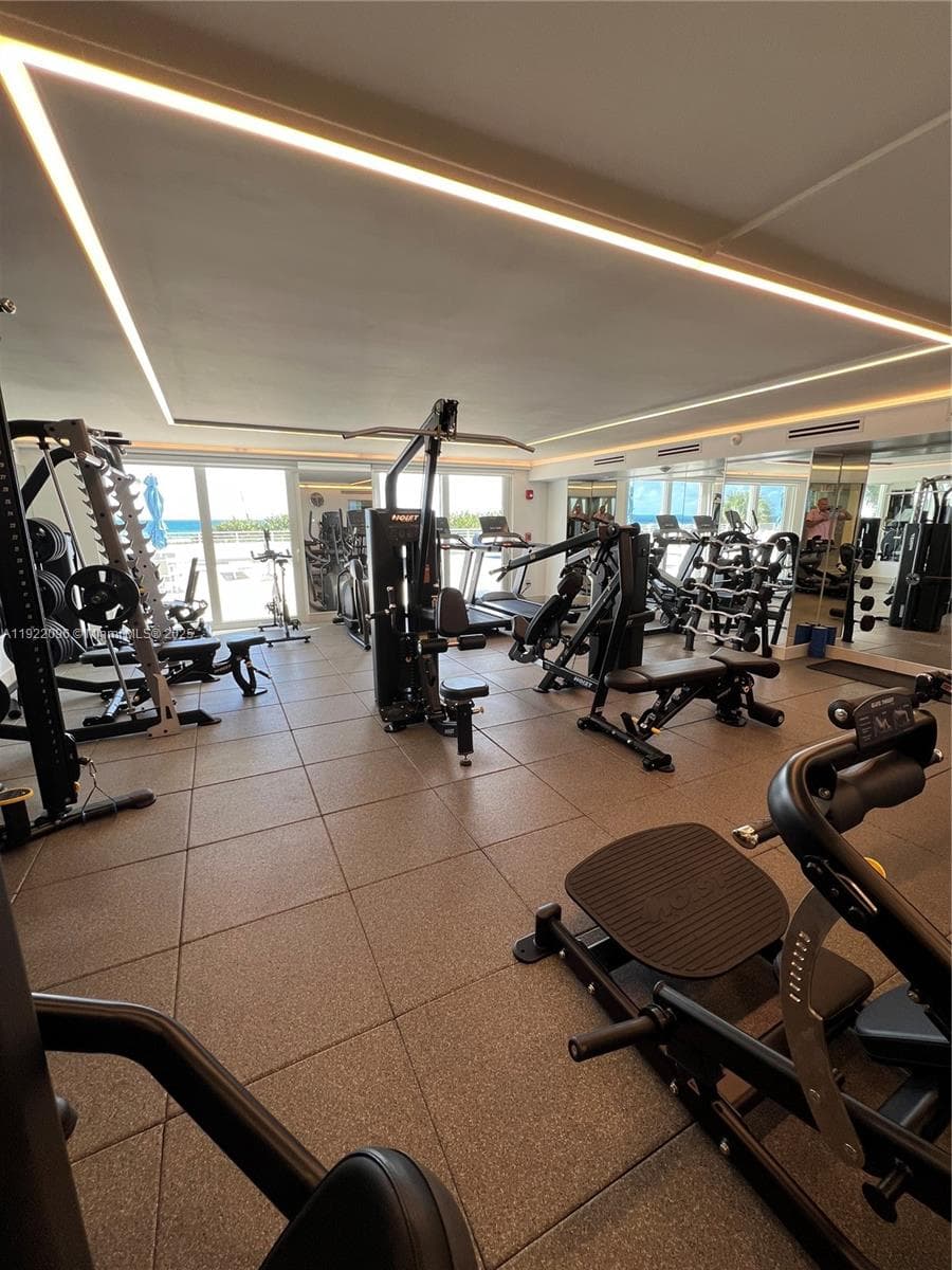 OCEAN POINT CONDO · #523 in Miami Beach - Photo 34