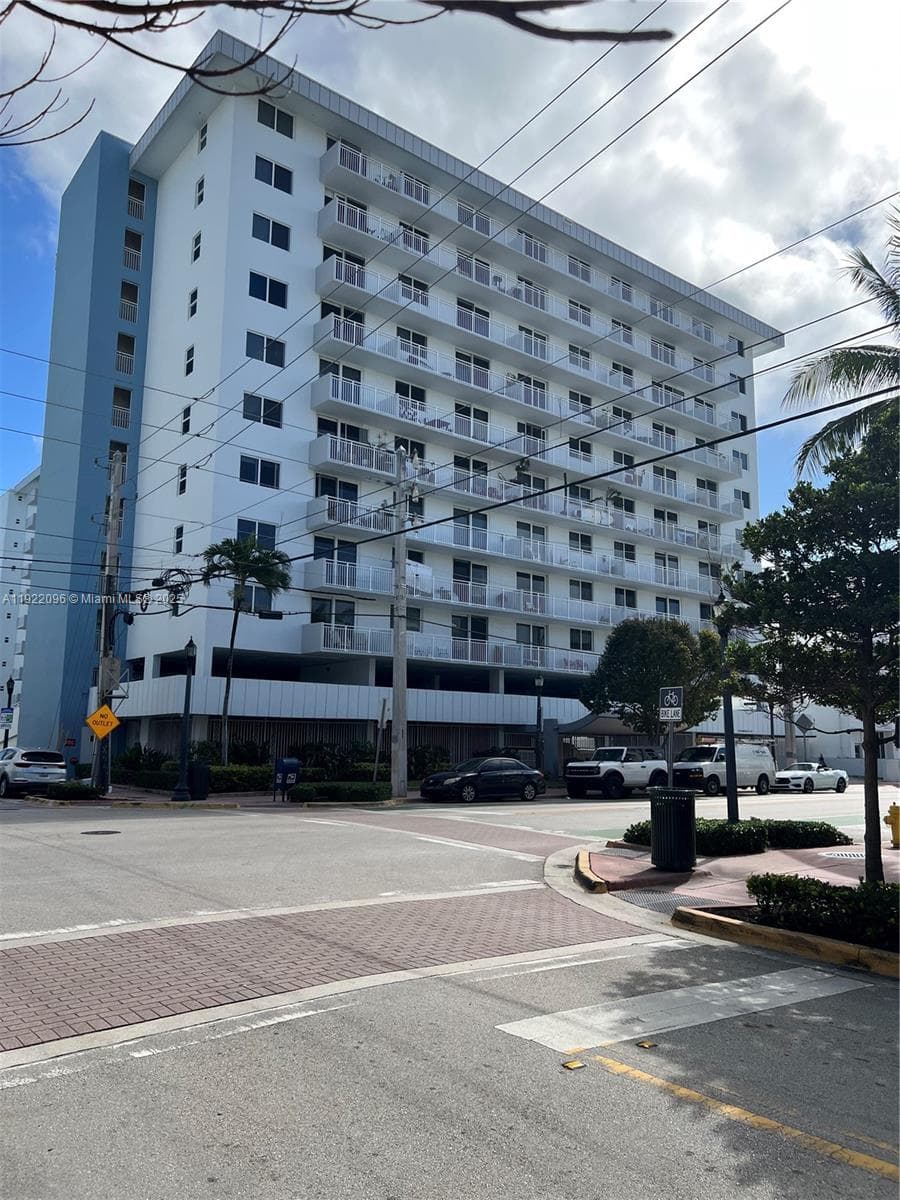 OCEAN POINT CONDO · #523 in Miami Beach - Photo 45