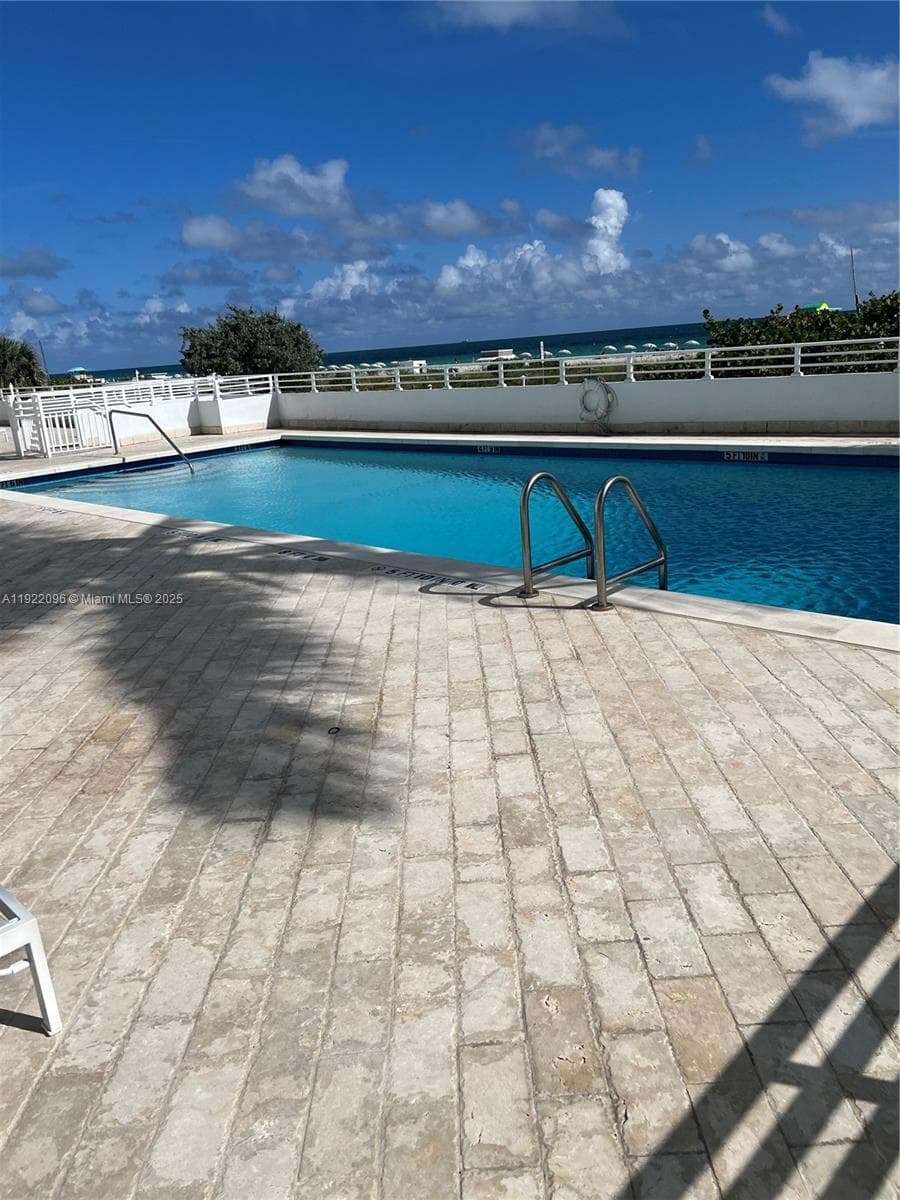 OCEAN POINT CONDO · #523 in Miami Beach - Photo 37