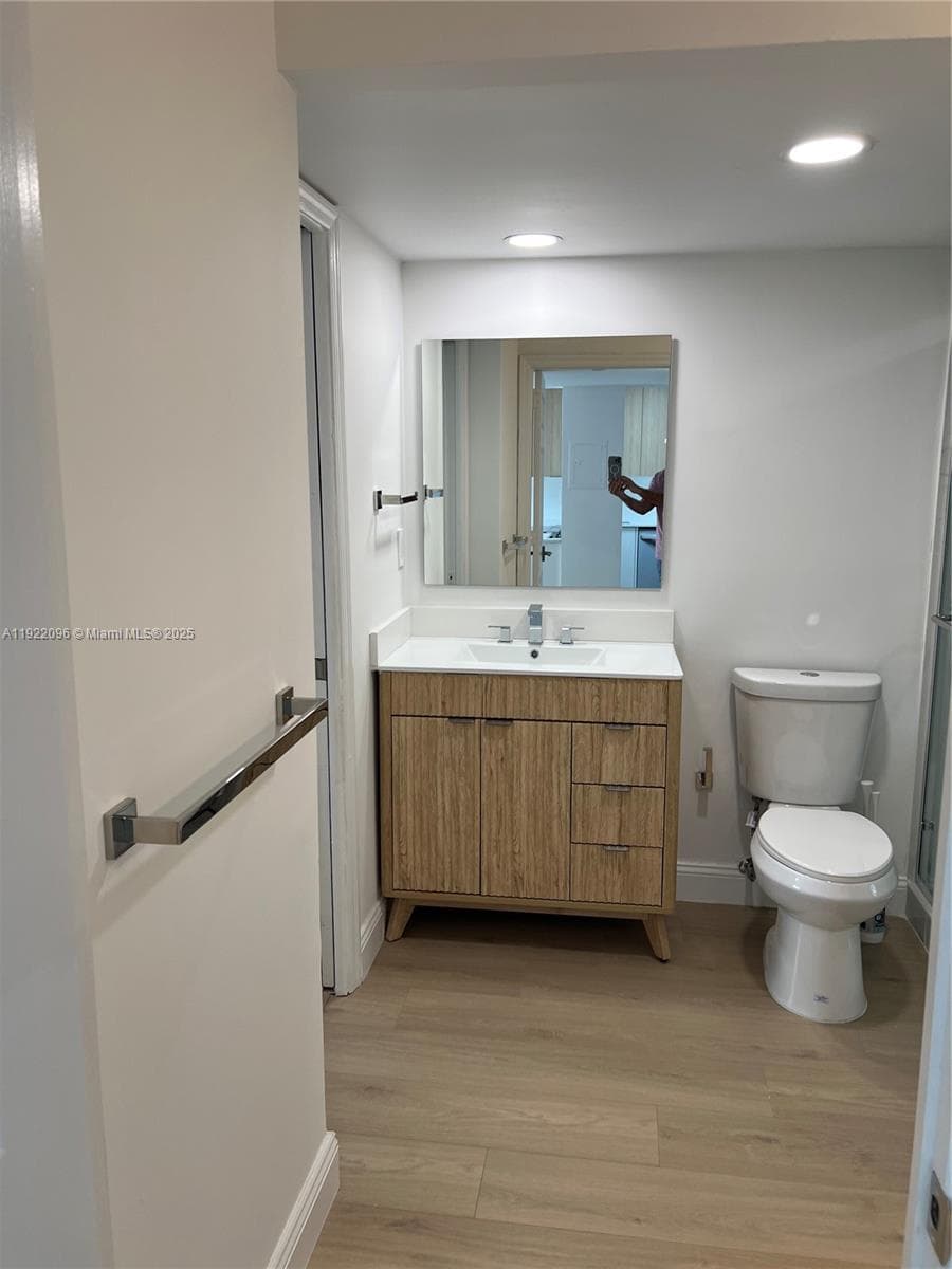 OCEAN POINT CONDO · #523 in Miami Beach - Photo 15