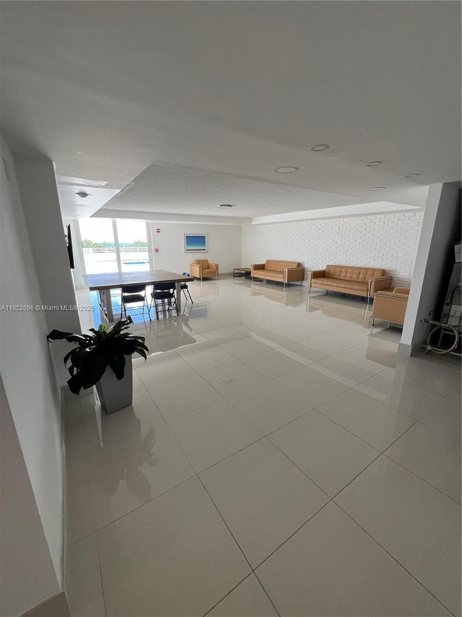 OCEAN POINT CONDO · #523 in Miami Beach - Photo 31