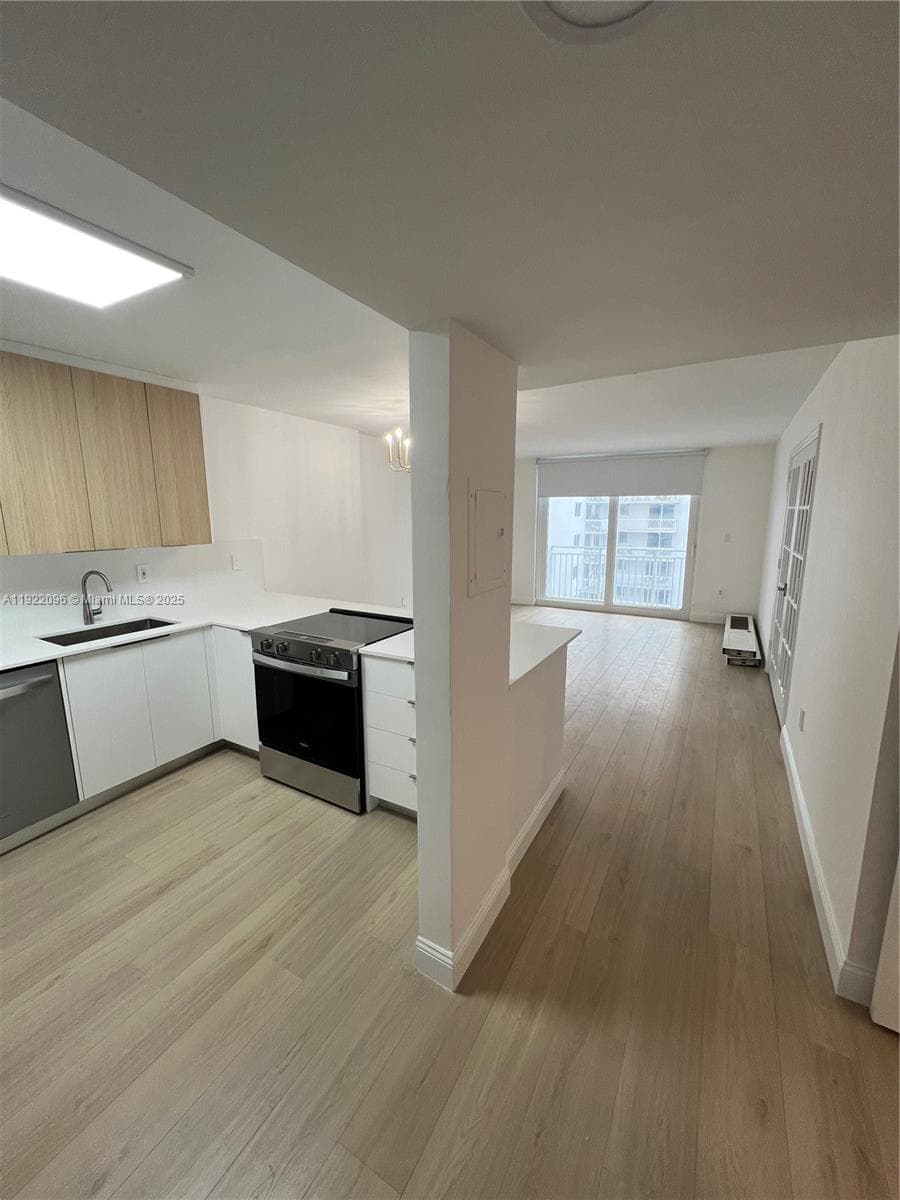 OCEAN POINT CONDO · #523 in Miami Beach - Photo 8