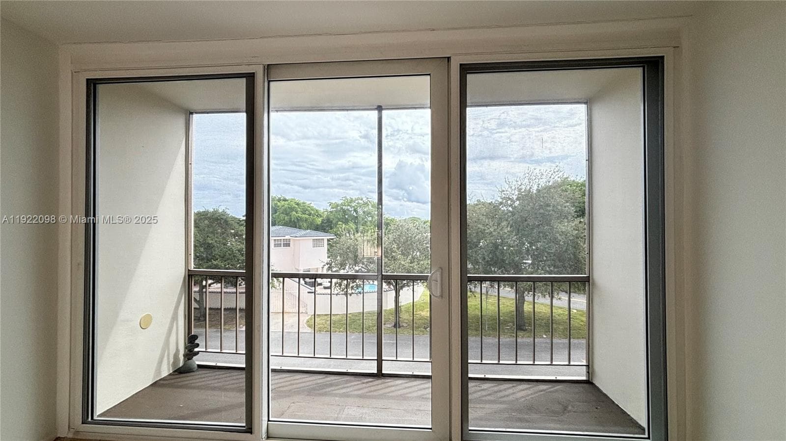 CORAL RIDGE EAST CONDO · #307 in Fort Lauderdale - Photo 2