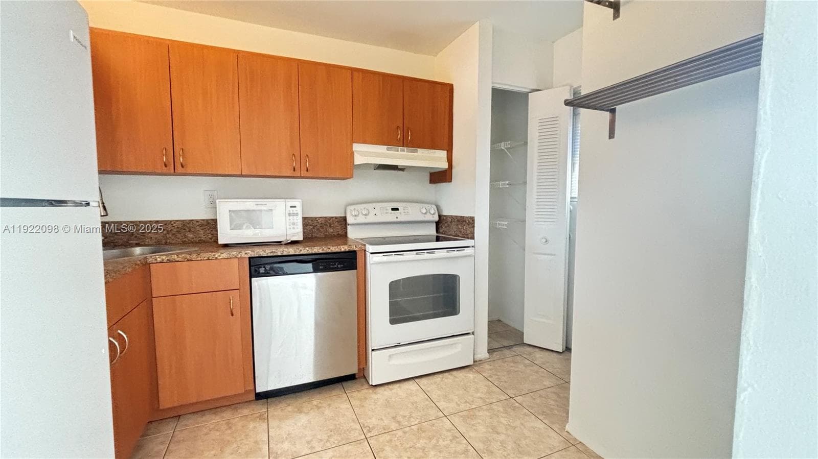 CORAL RIDGE EAST CONDO · #307 in Fort Lauderdale - Photo 3