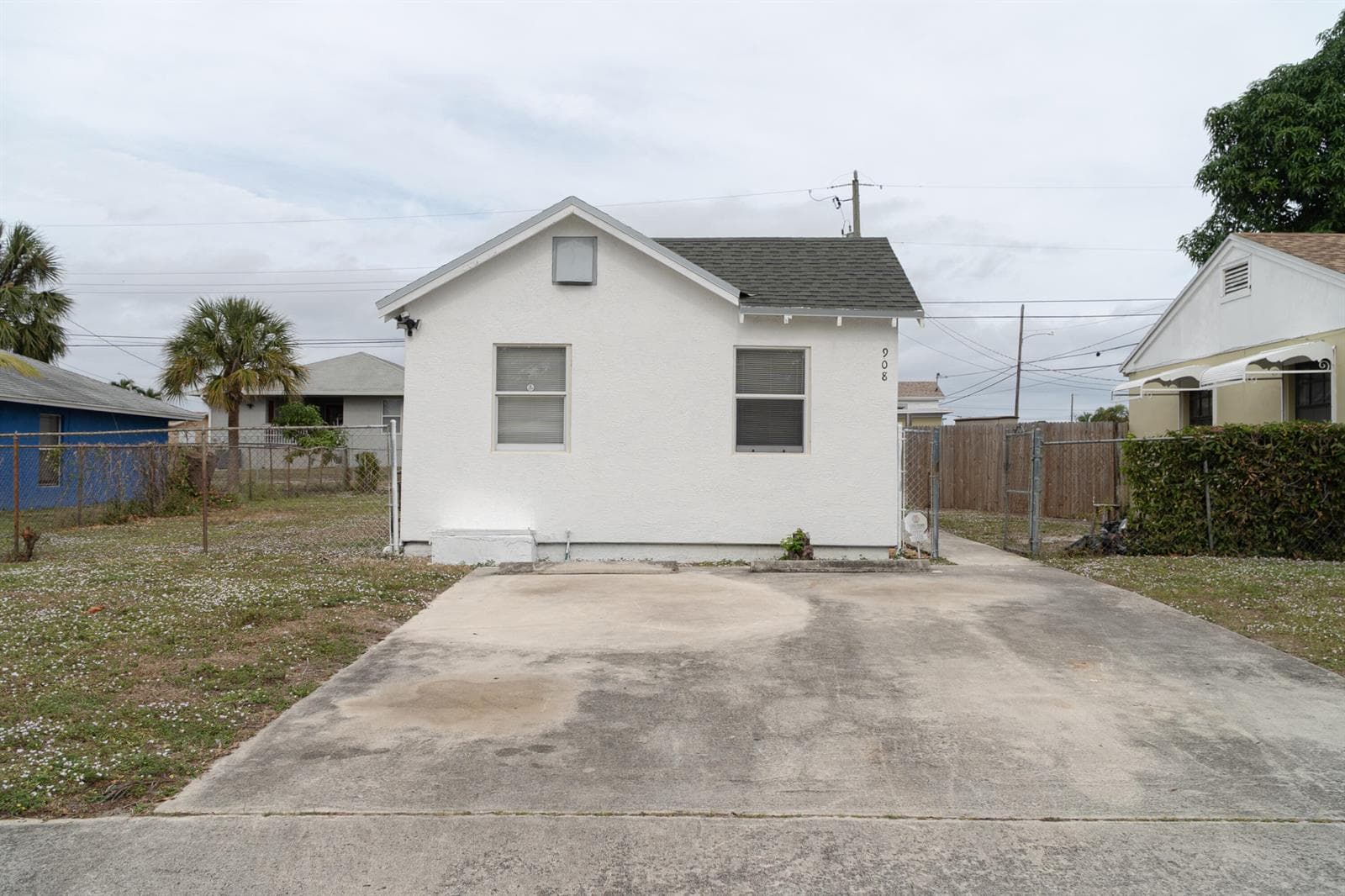 Closer View/ Crawl space bottom left