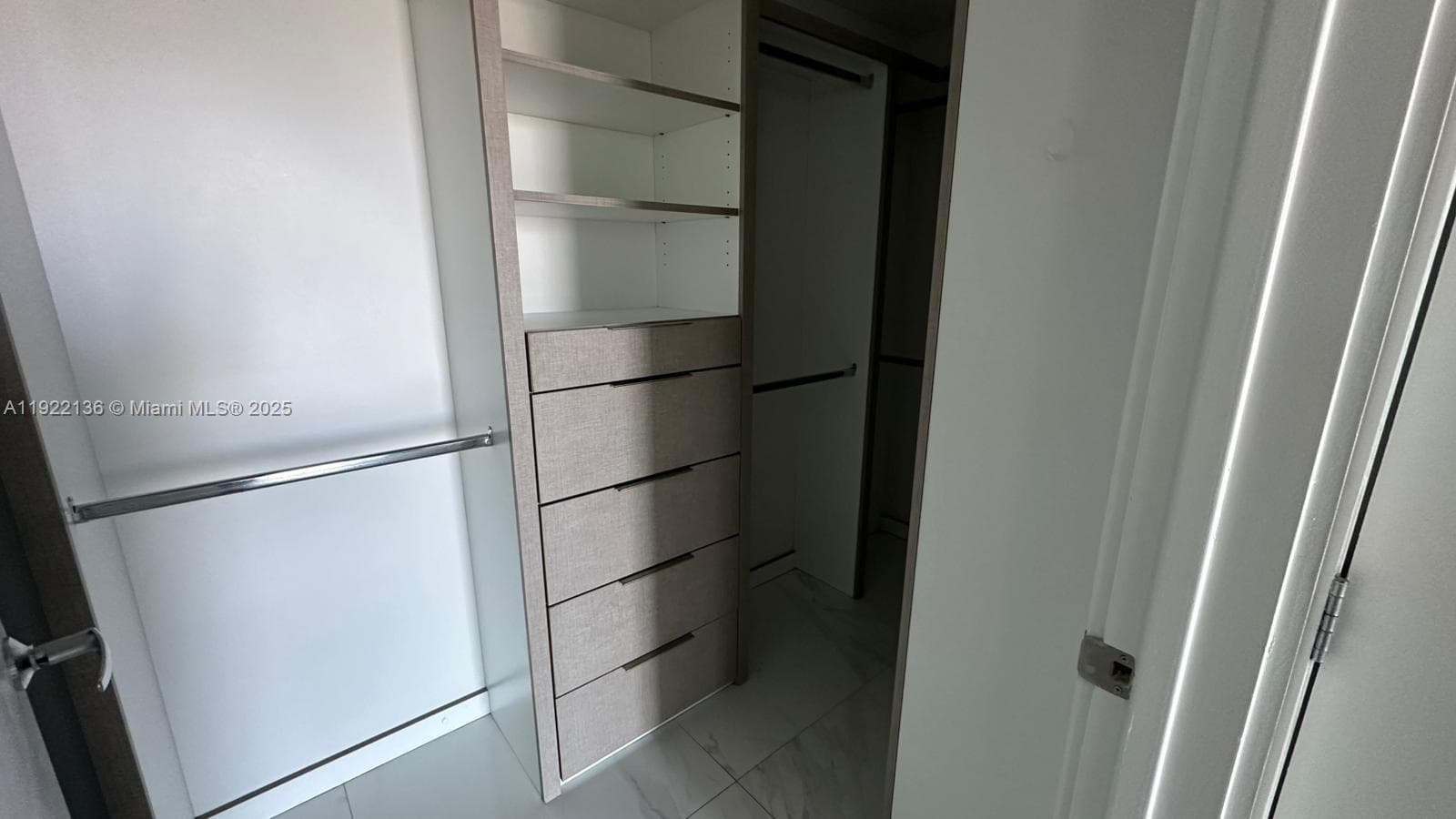 THE HARBOUR SOUTH CONDO · #2418 in North Miami Beach - Photo 16