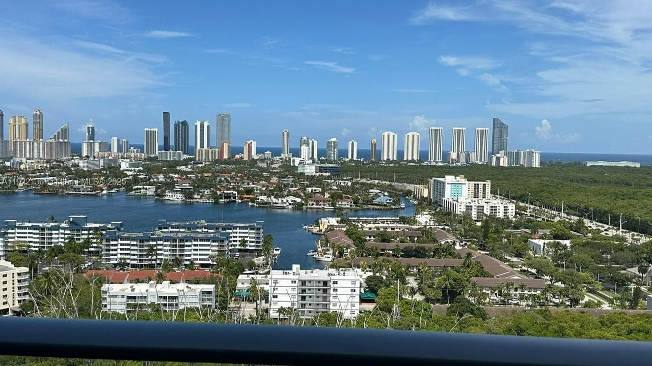 THE HARBOUR SOUTH CONDO · #2418 in North Miami Beach - Photo 1