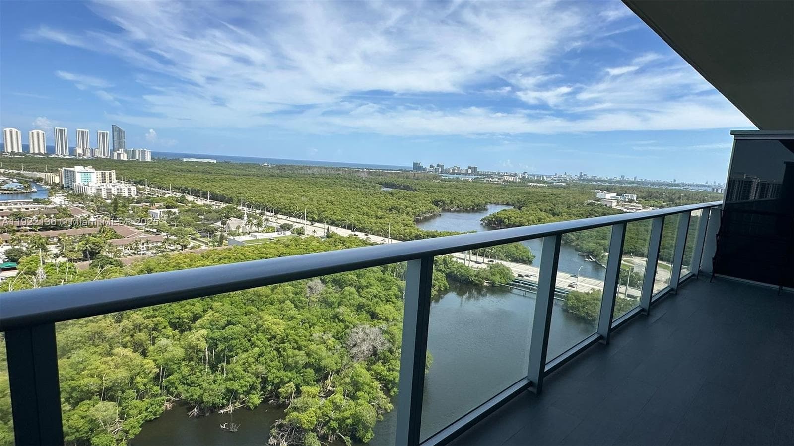 THE HARBOUR SOUTH CONDO · #2418 in North Miami Beach - Photo 5