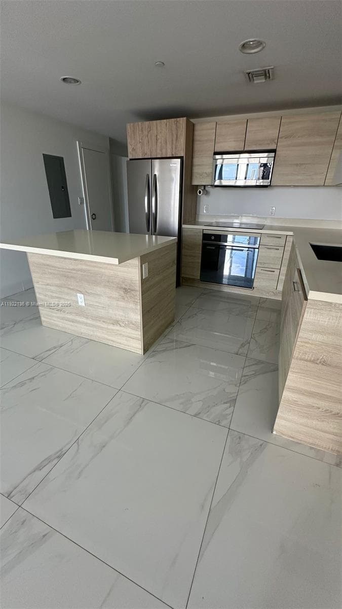 THE HARBOUR SOUTH CONDO · #2418 in North Miami Beach - Photo 9