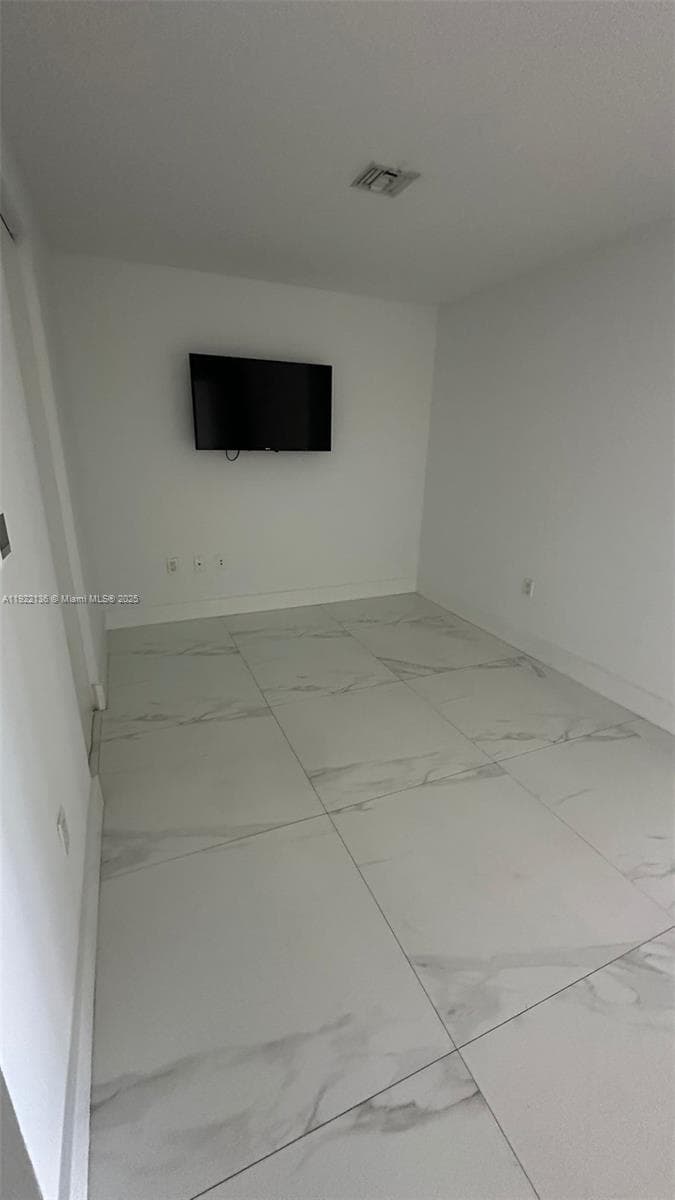 THE HARBOUR SOUTH CONDO · #2418 in North Miami Beach - Photo 11