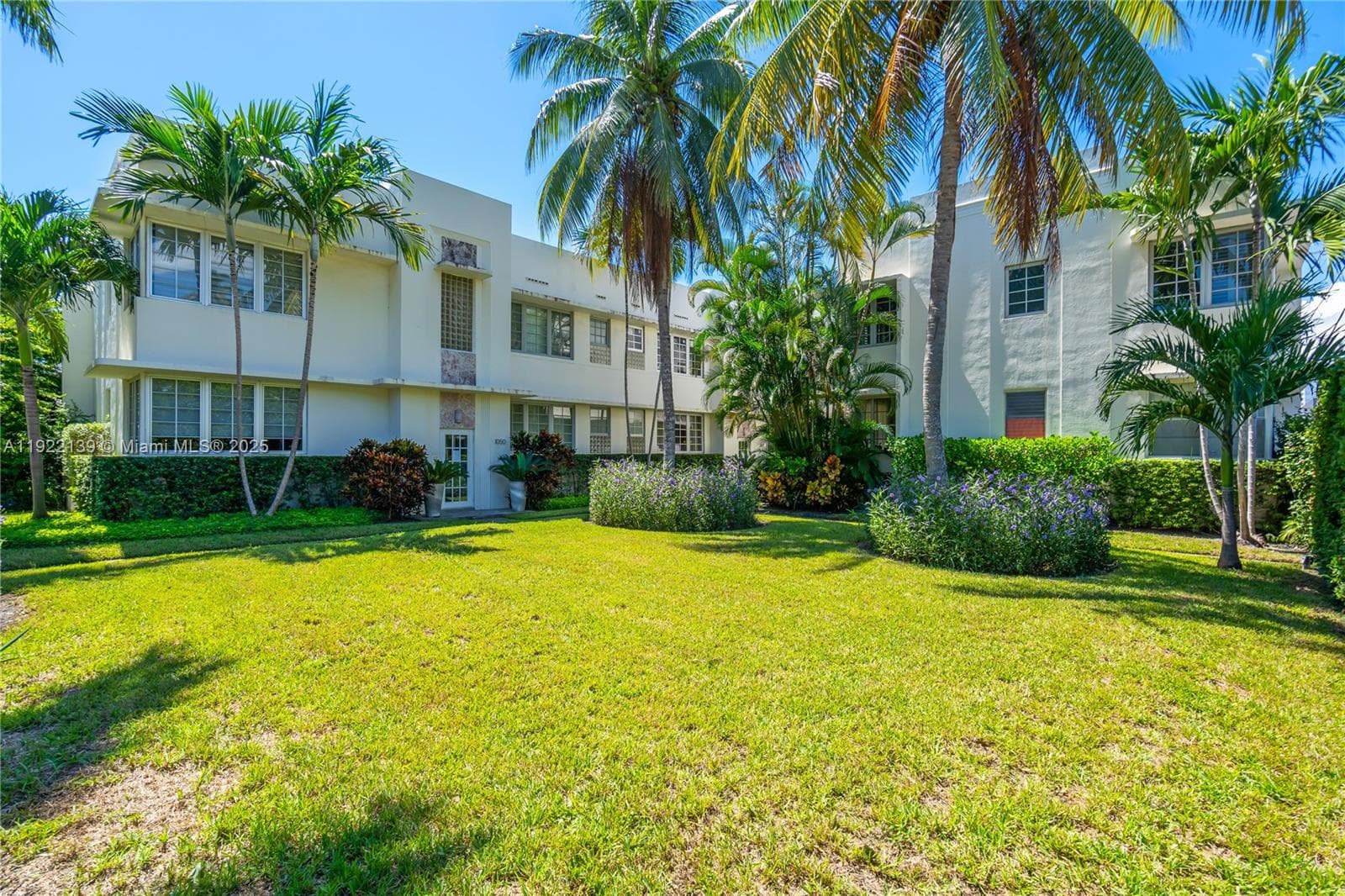 HELENE MARIE CONDO · #5 in Miami Beach - Photo 17