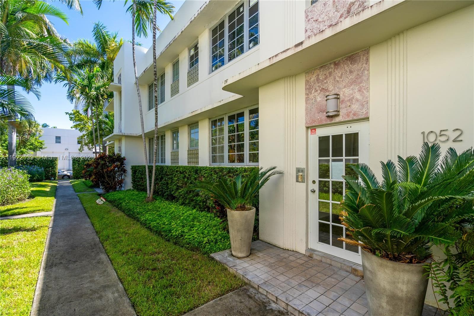 HELENE MARIE CONDO · #5 in Miami Beach - Photo 19