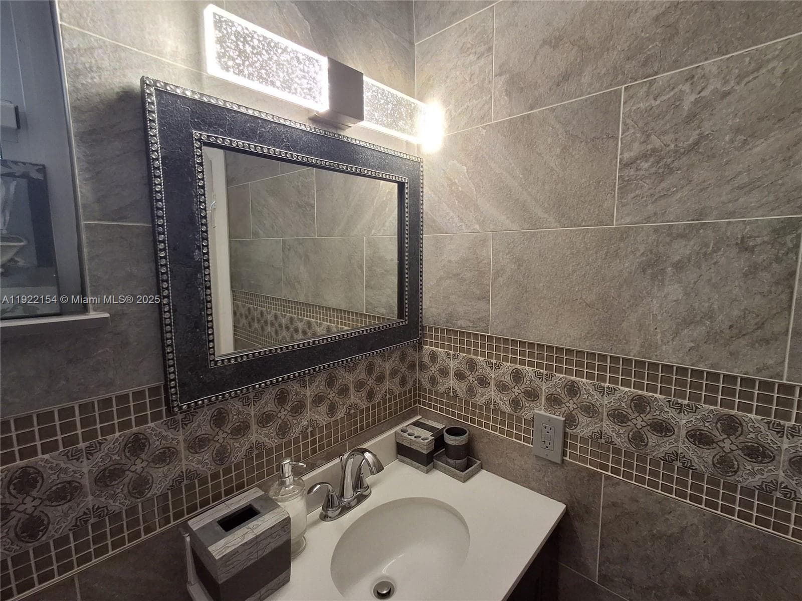 4548 SW 28th Way photo 24