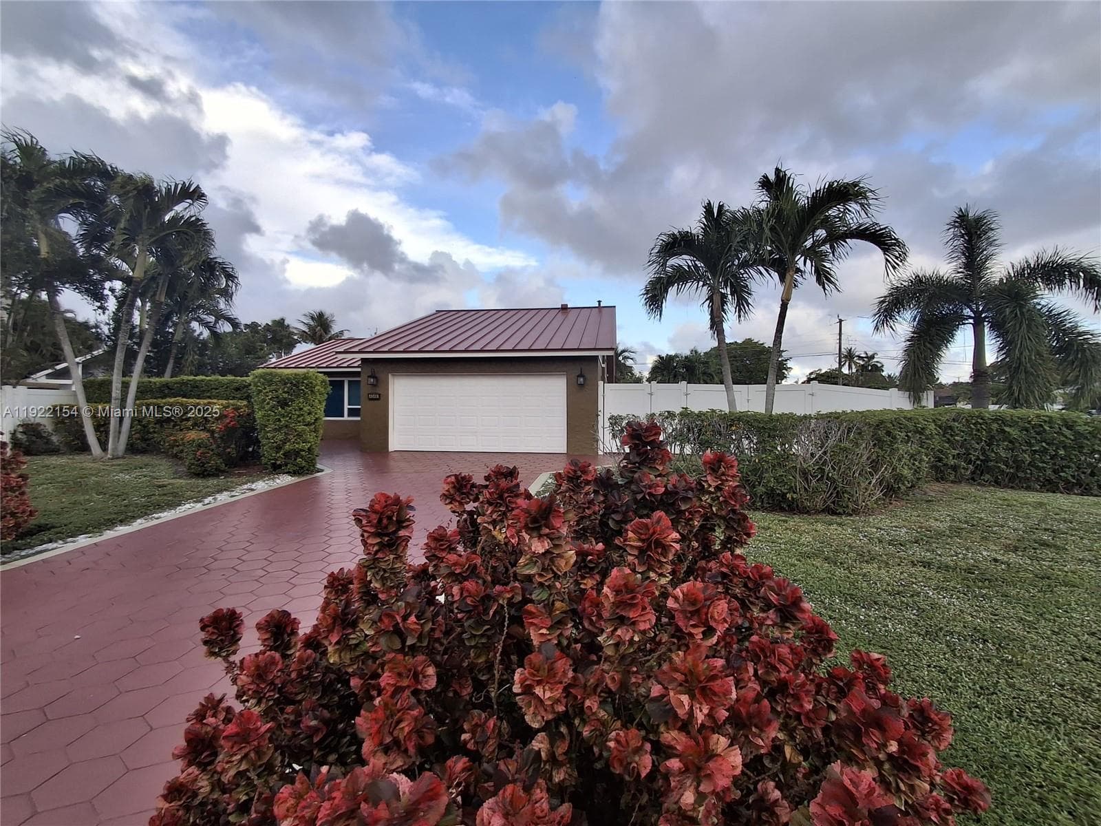 4548 SW 28th Way photo 34
