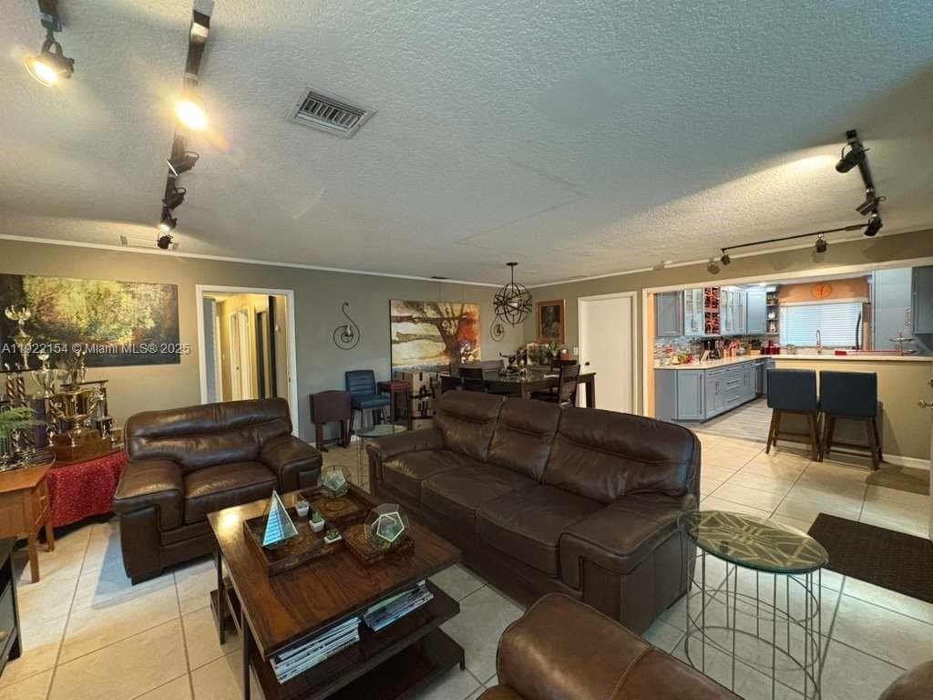 4548 SW 28th Way photo 10
