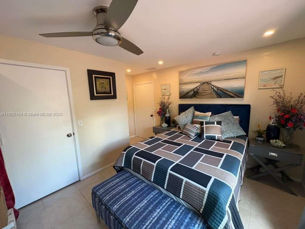4548 SW 28th Way photo 18
