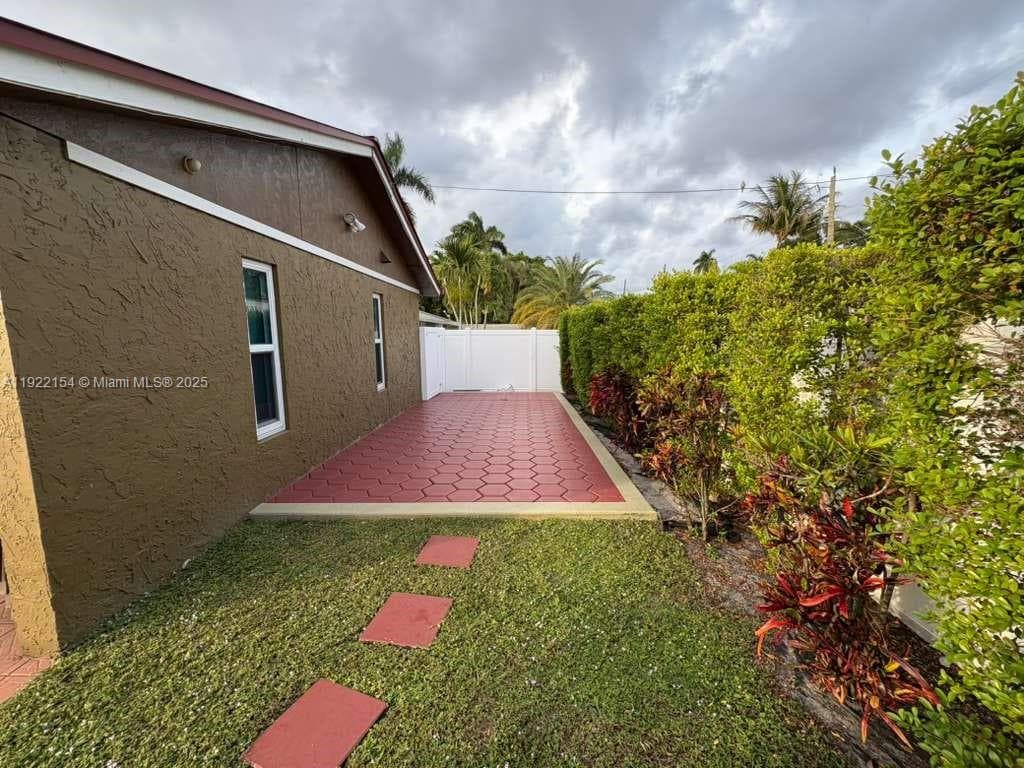 4548 SW 28th Way photo 39