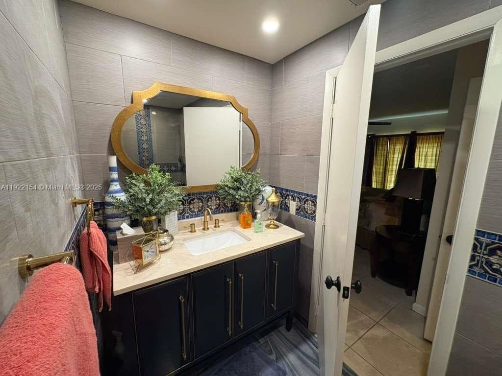 4548 SW 28th Way photo 25
