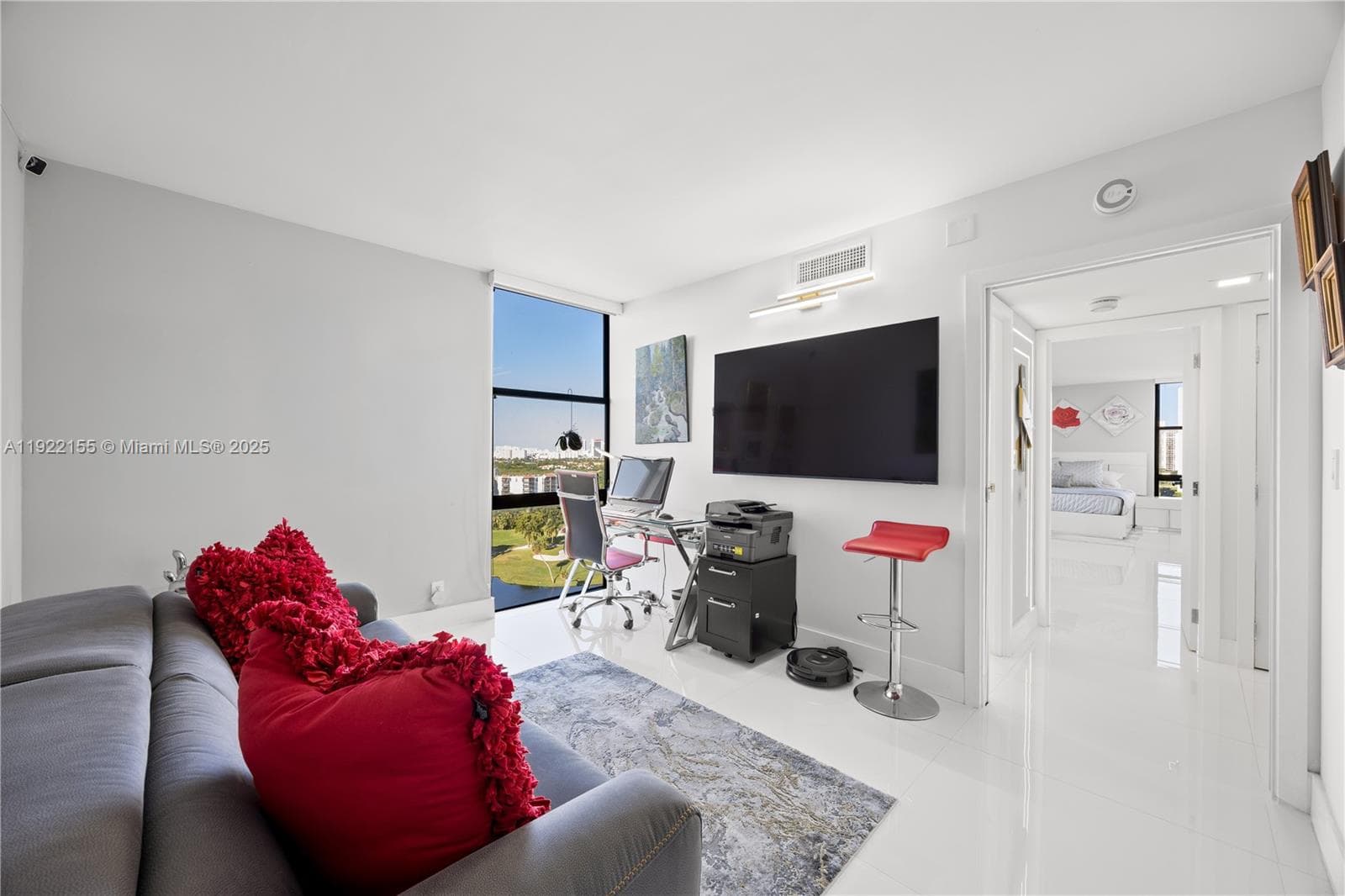 SECOND ROOM