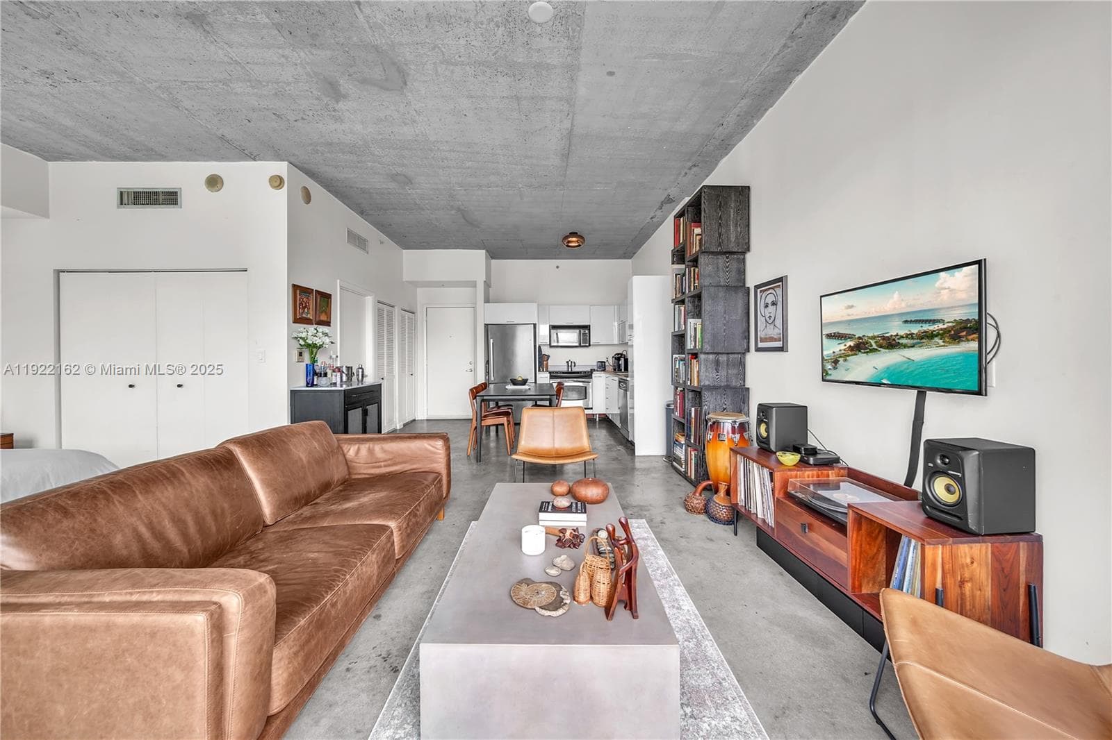 Loft Downtown II · #2917 in Miami - Photo 6