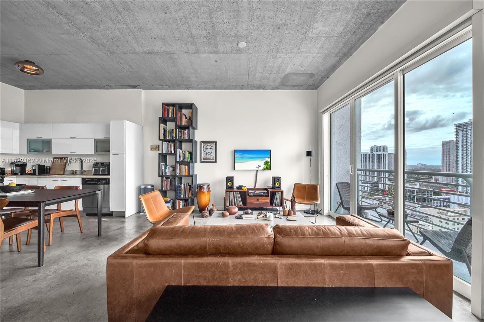 Loft Downtown II · #2917 in Miami - Photo 4