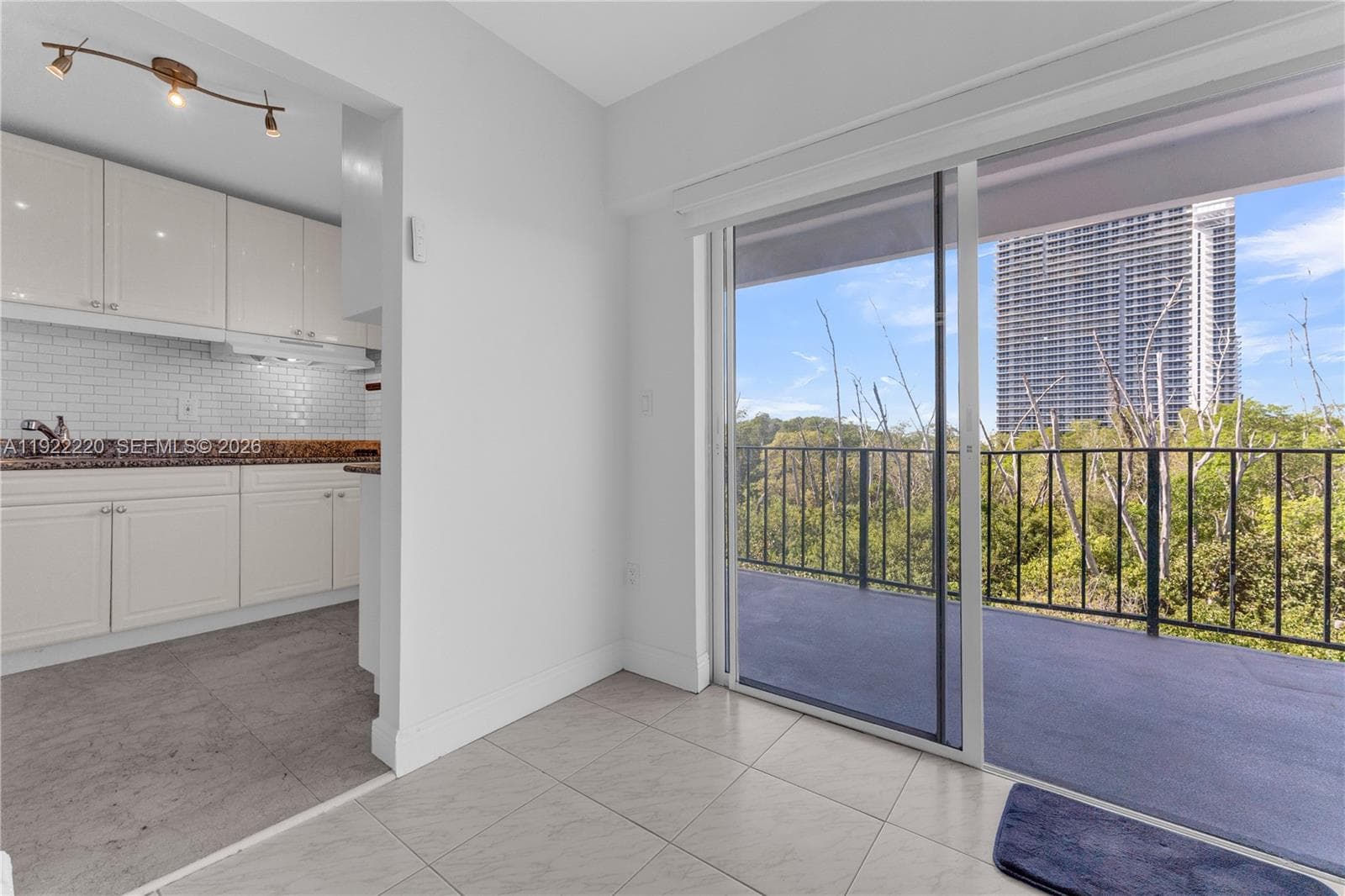 PINE TOWER CONDO · #502 in North Miami Beach - Photo 26