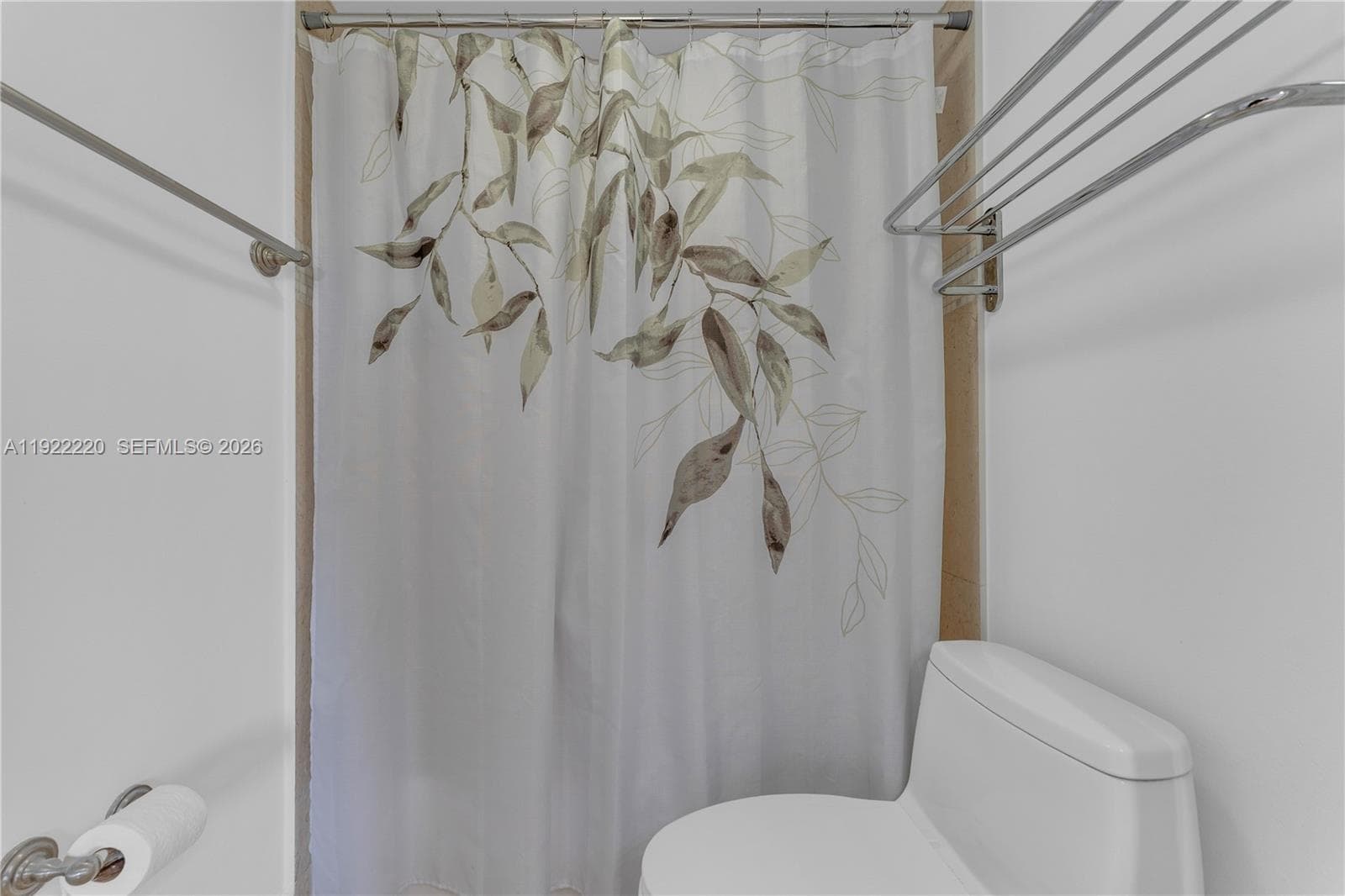 PINE TOWER CONDO · #502 in North Miami Beach - Photo 20