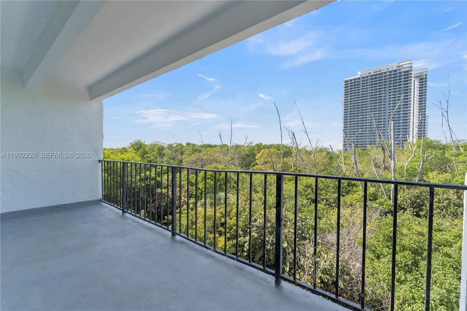 PINE TOWER CONDO · #502 in North Miami Beach - Photo 29