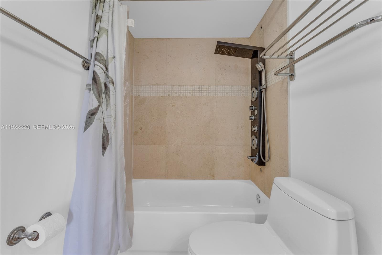 PINE TOWER CONDO · #502 in North Miami Beach - Photo 21