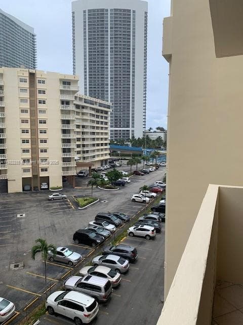 Plaza Tower North · #607 in Hallandale Beach - Photo 9