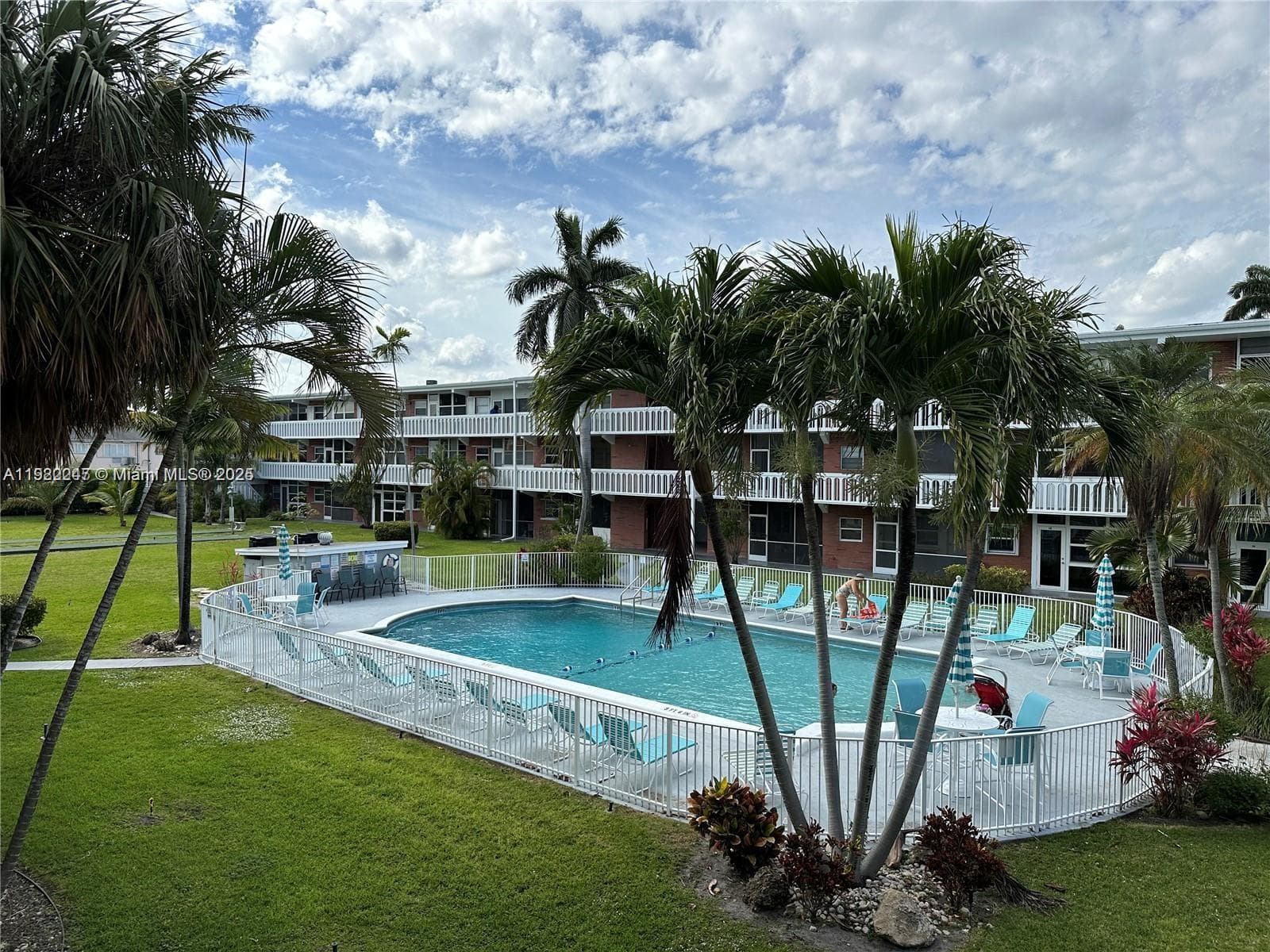 ELDORADO COUNTRY CLUB TOW · #18B in Hallandale Beach - Photo 16