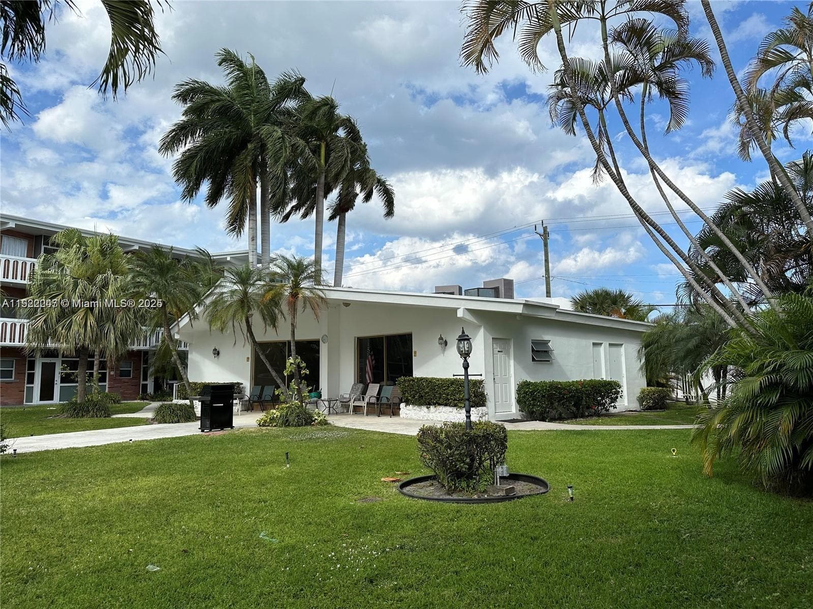 ELDORADO COUNTRY CLUB TOW · #18B in Hallandale Beach - Photo 14