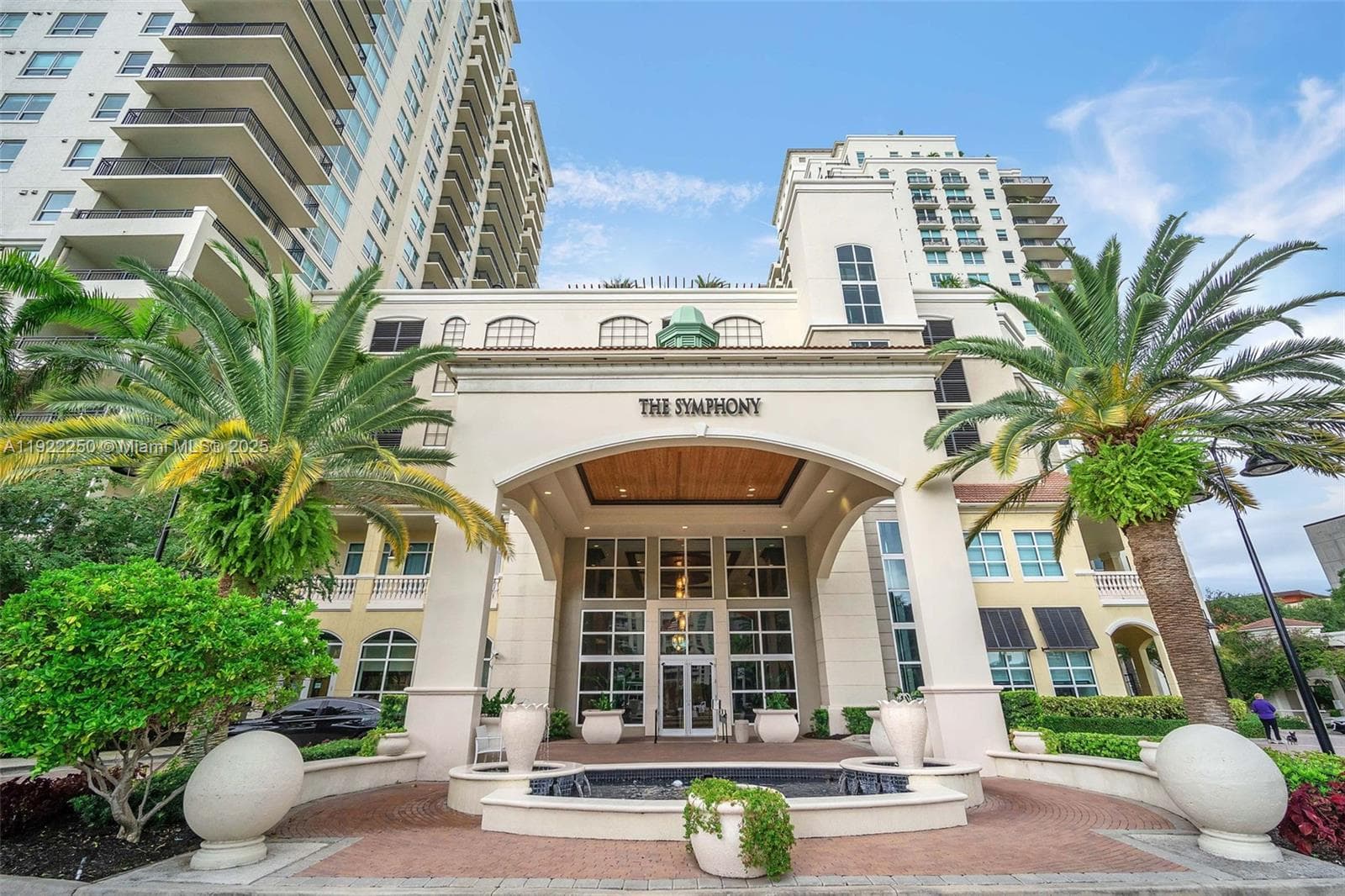 SYMPHONY NORTH CONDO · #914N in Fort Lauderdale - Photo 2