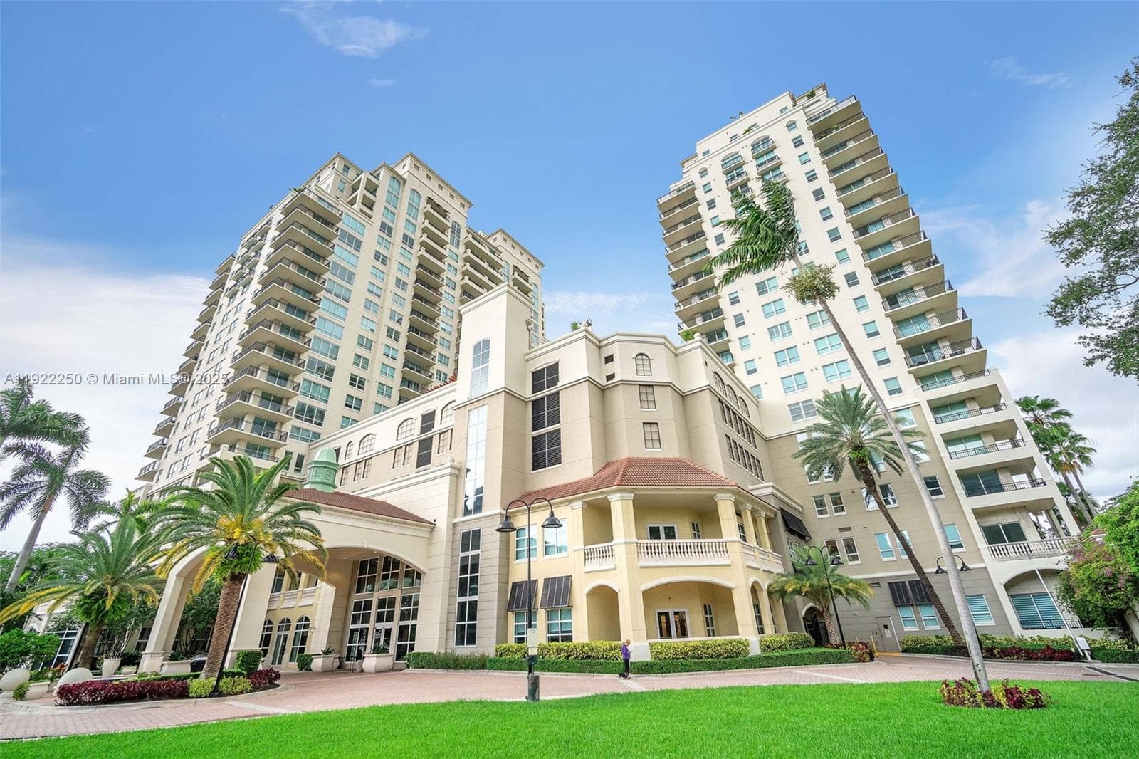 SYMPHONY NORTH CONDO · #914N in Fort Lauderdale - Photo 3